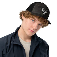 UD Closed-back trucker cap